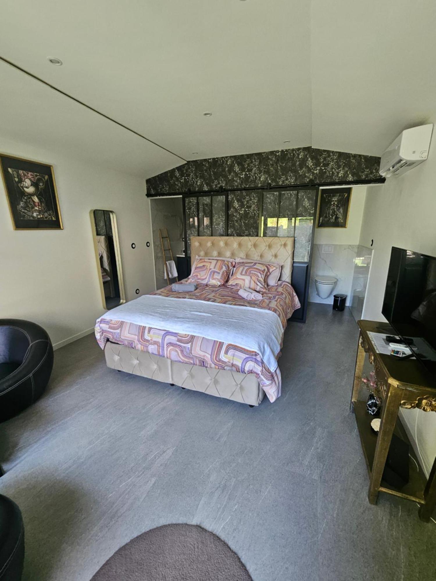 Hebergement Privee Jaccuzzi En Supplement Saint-Clair-du-Rhone Exterior photo