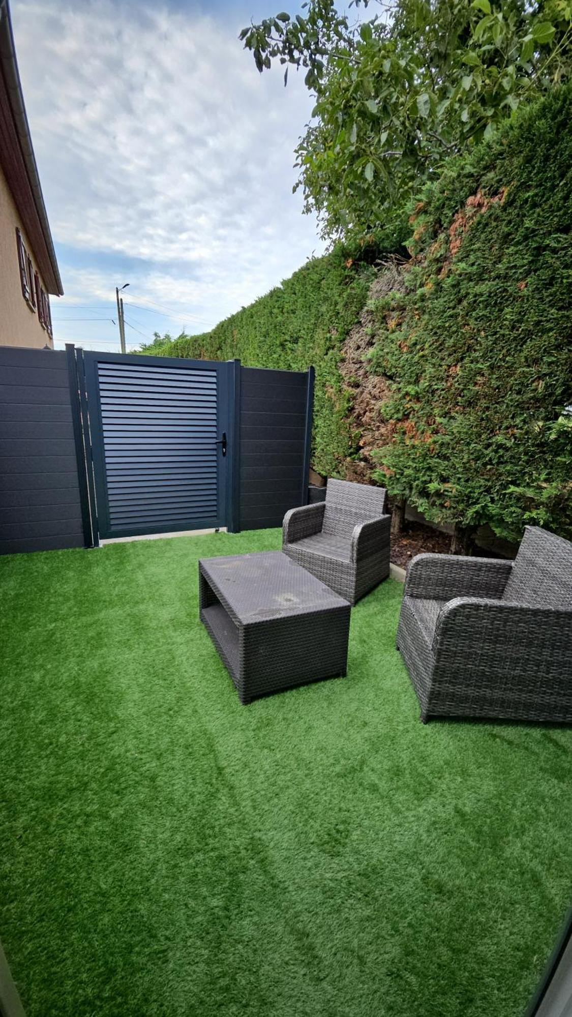 Hebergement Privee Jaccuzzi En Supplement Saint-Clair-du-Rhone Exterior photo