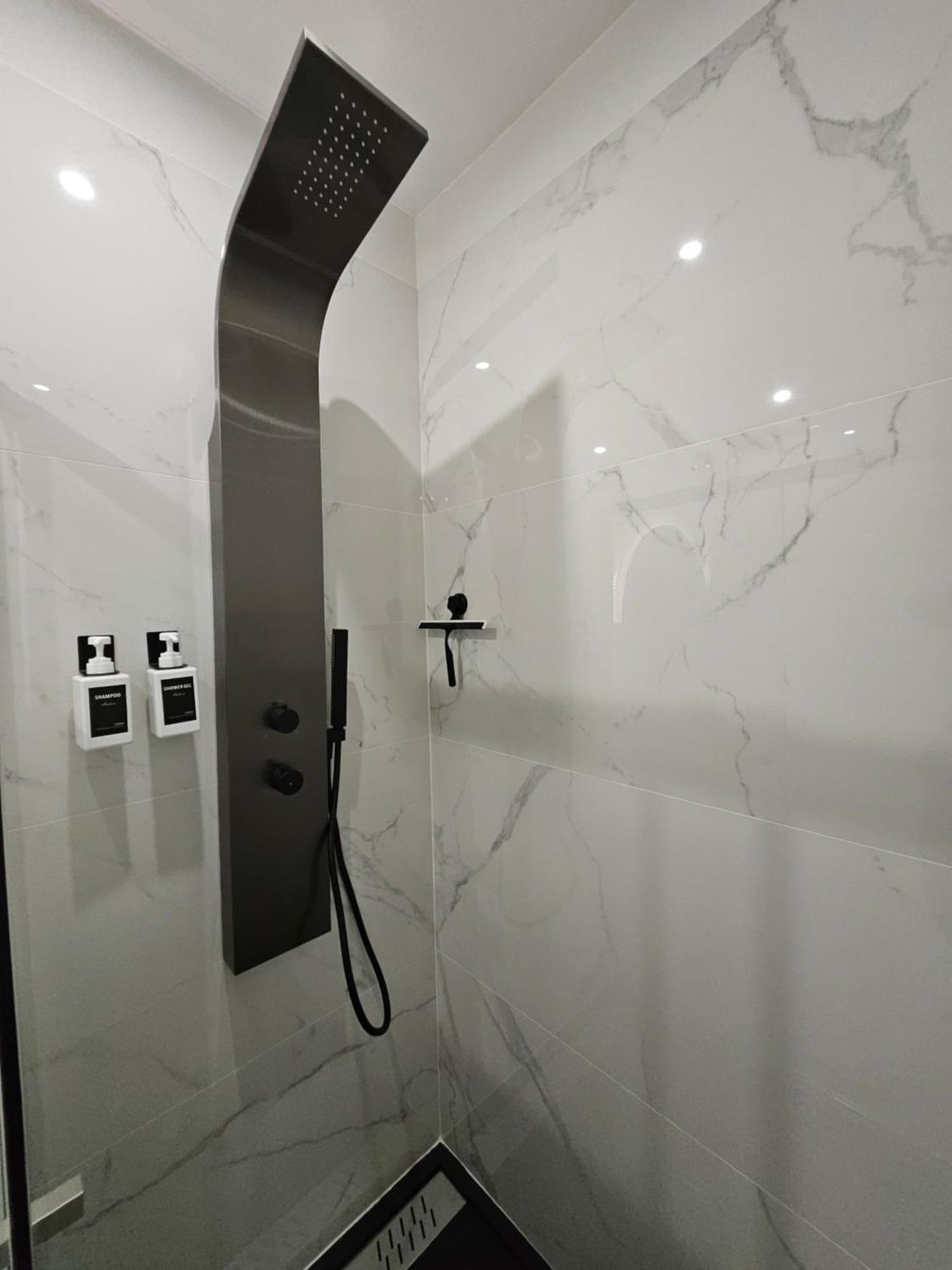 Hebergement Privee Jaccuzzi En Supplement Saint-Clair-du-Rhone Exterior photo